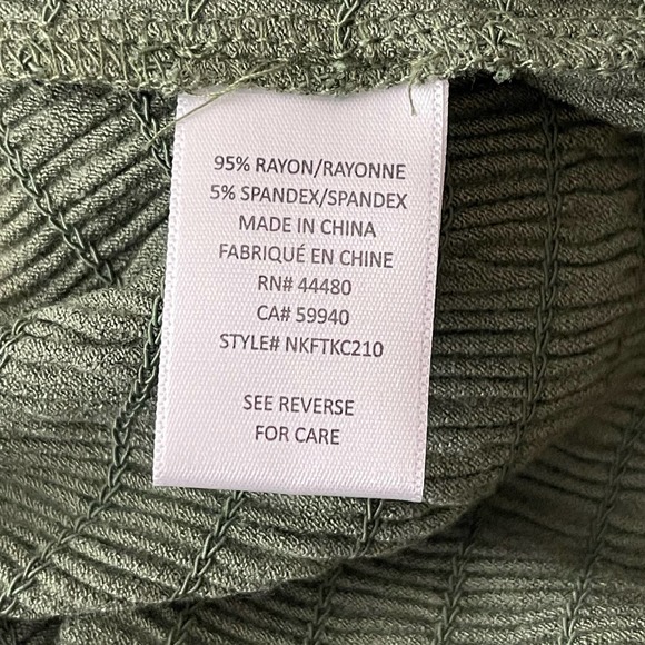 Love Fire Oliveline Green Short Sleeve Square Neck Smocked Top NWT Kids Large - Picture 8 of 8